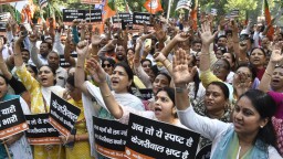 Delhi BJP leaders hold protest, demand Arvind Kejriwal's resignation